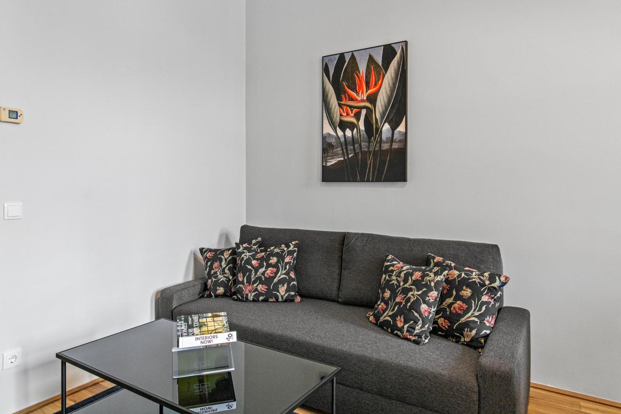 Appartamento Balcony Apartment, 4 Min To U3 Zipperer Strasse